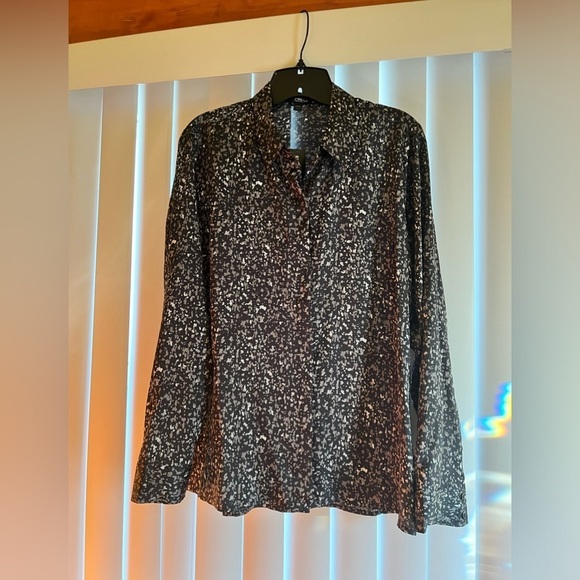 NWT Express Button-up Blouse In Black Multi size L - Picture 1 of 10
